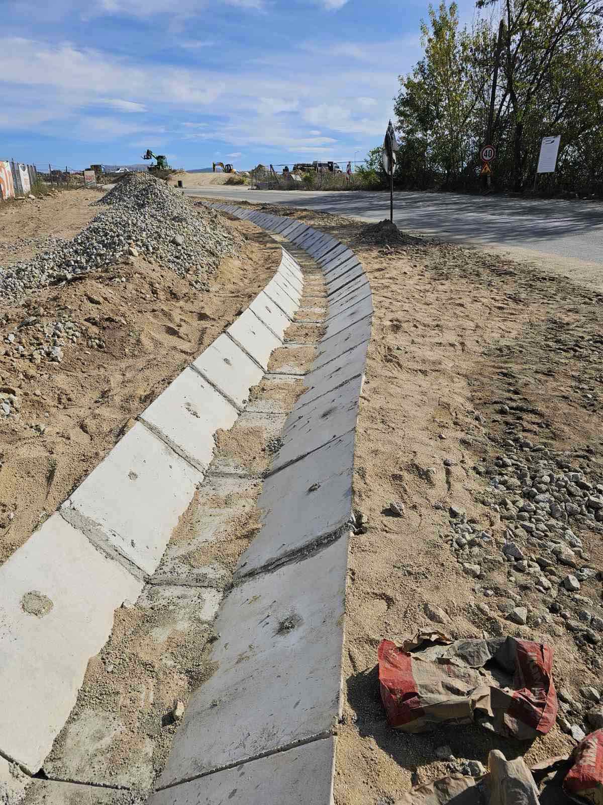 Изграждане на канавки - язовир Луда Яна - гр .Панагюрище.